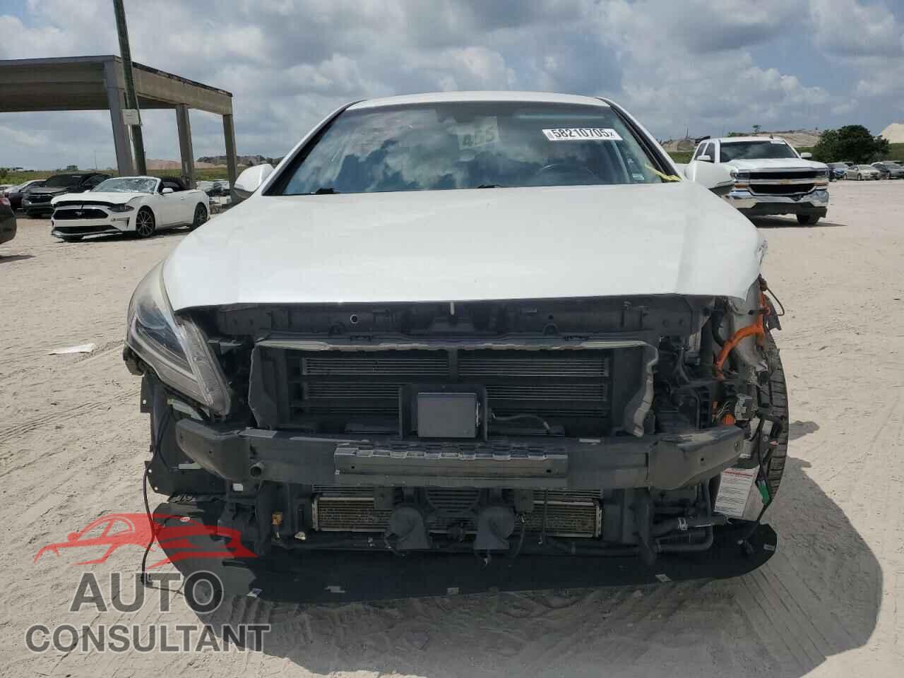 HYUNDAI SONATA 2017 - KMHE54L25HA045044