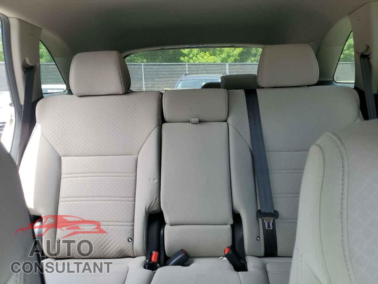 KIA SORENTO 2017 - 5XYPGDA5XHG220330