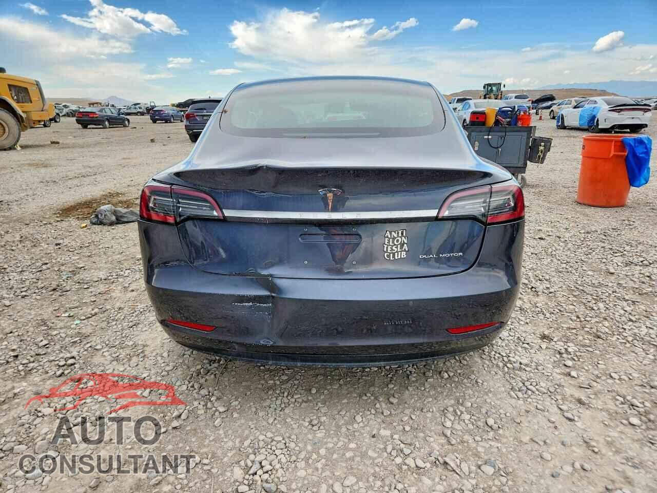 TESLA MODEL 3 2018 - 5YJ3E1EB3JF181354