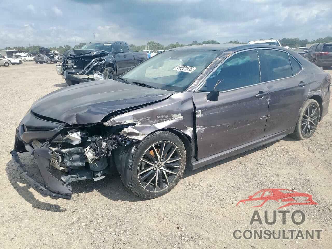 TOYOTA CAMRY 2021 - 4T1G11AK4MU406486