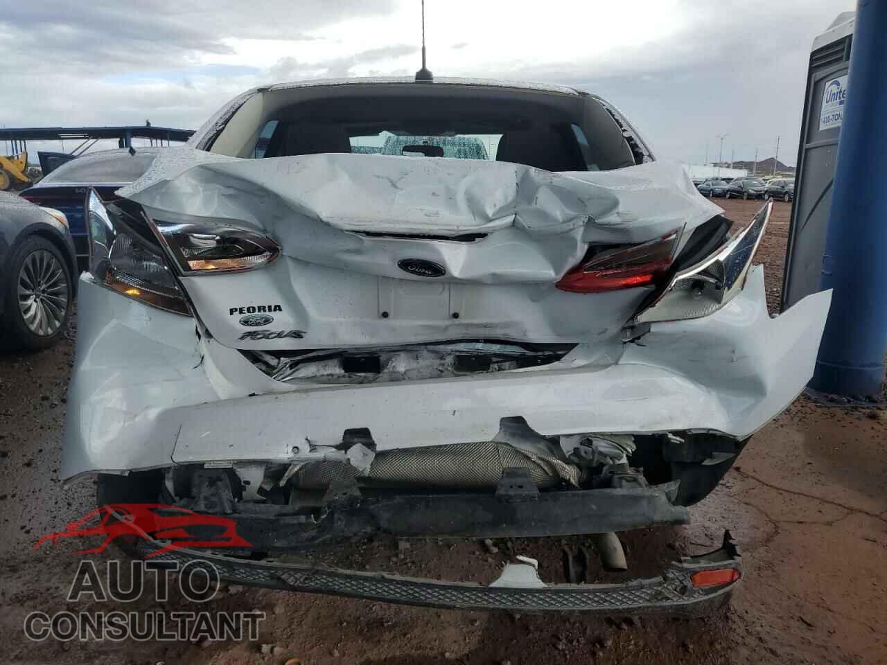 FORD FOCUS 2018 - 1FADP3E26JL293353