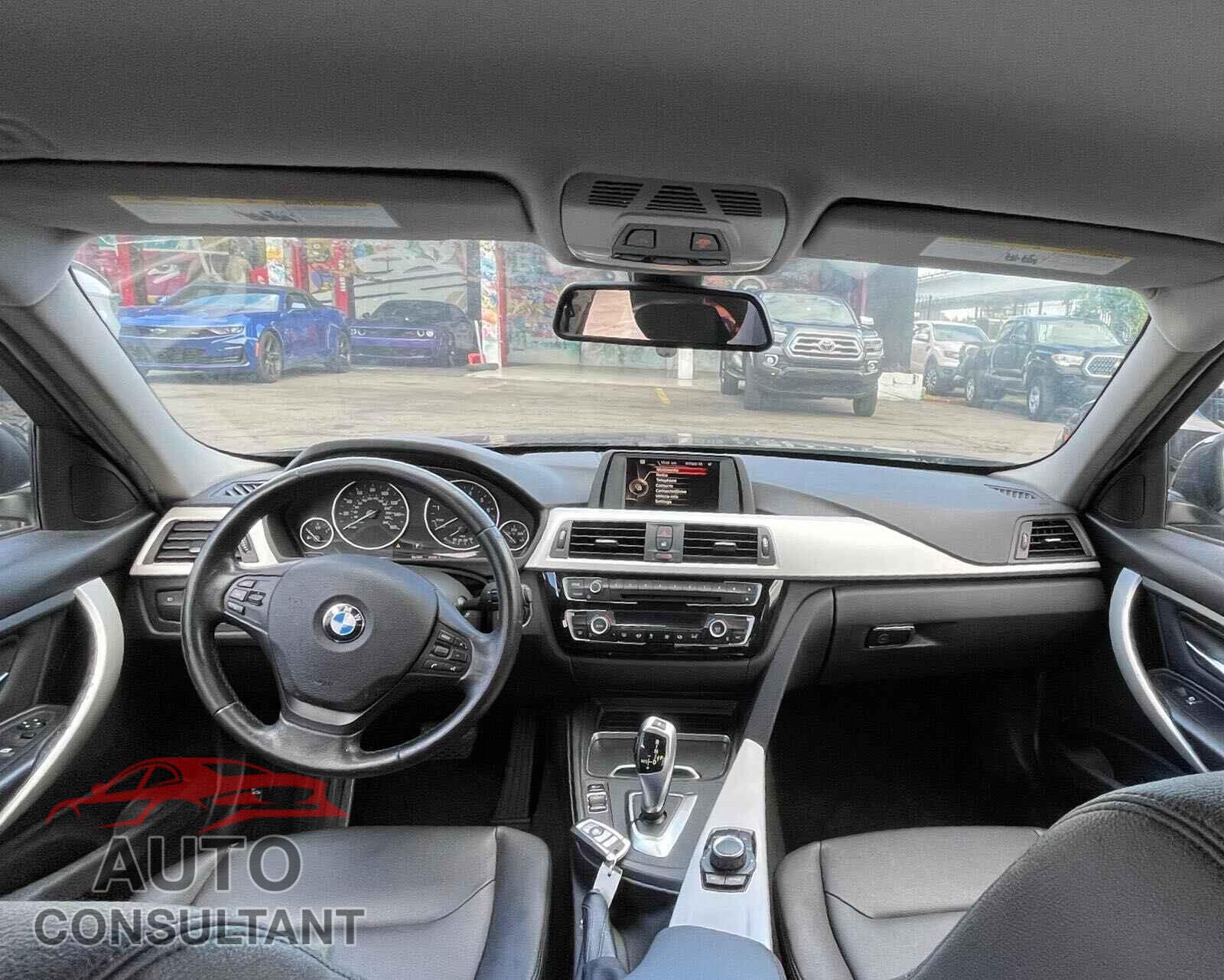 BMW 3 SERIES 2016 - WBA8E1G57GNU11269