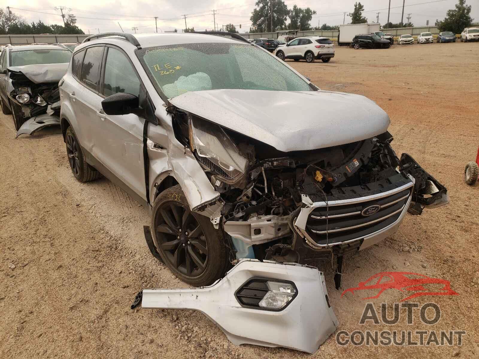 FORD ESCAPE 2018 - 1FMCU0GDXJUA09465