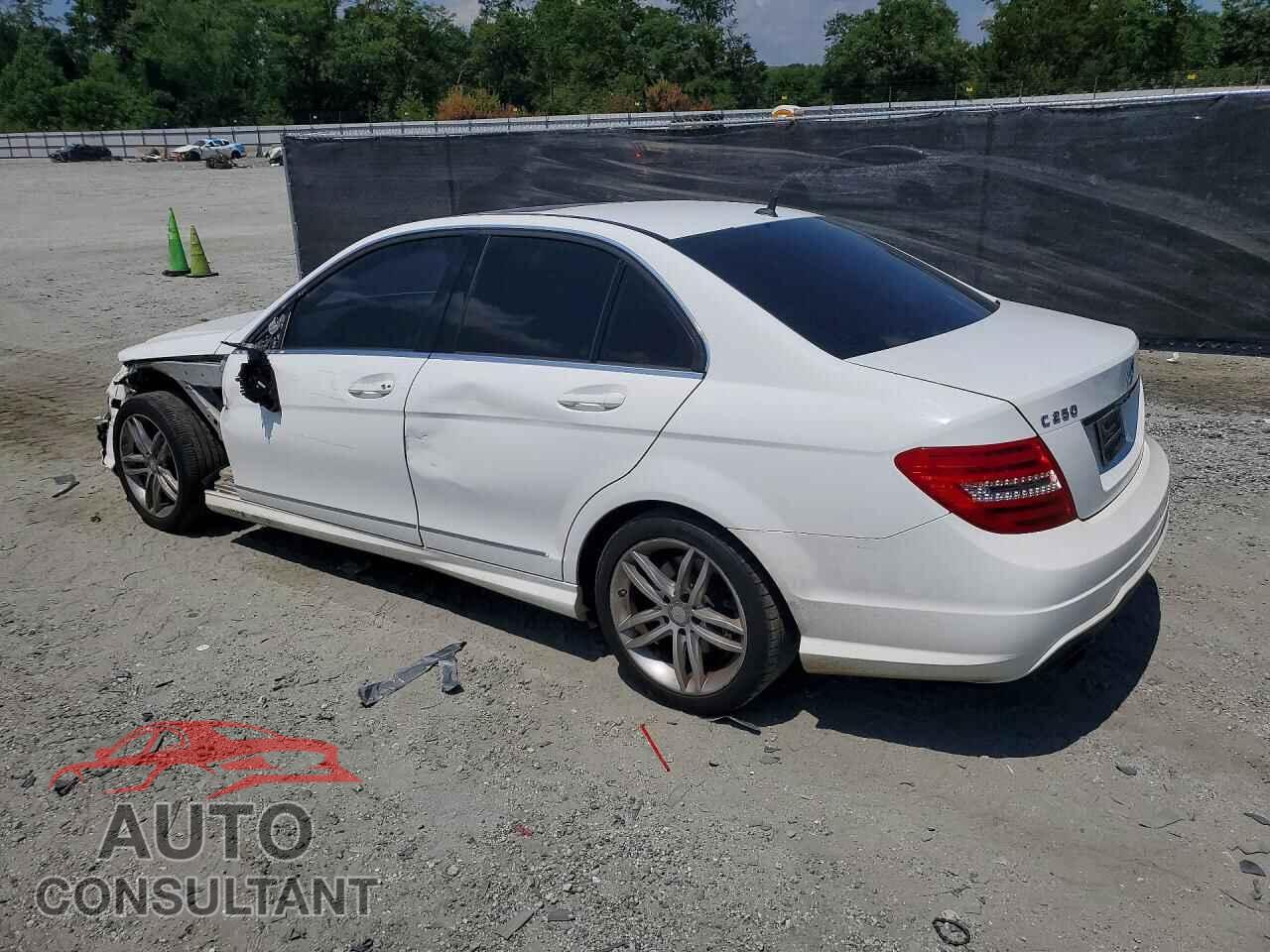 MERCEDES-BENZ C-CLASS 2013 - WDDGF4HB1DR246797