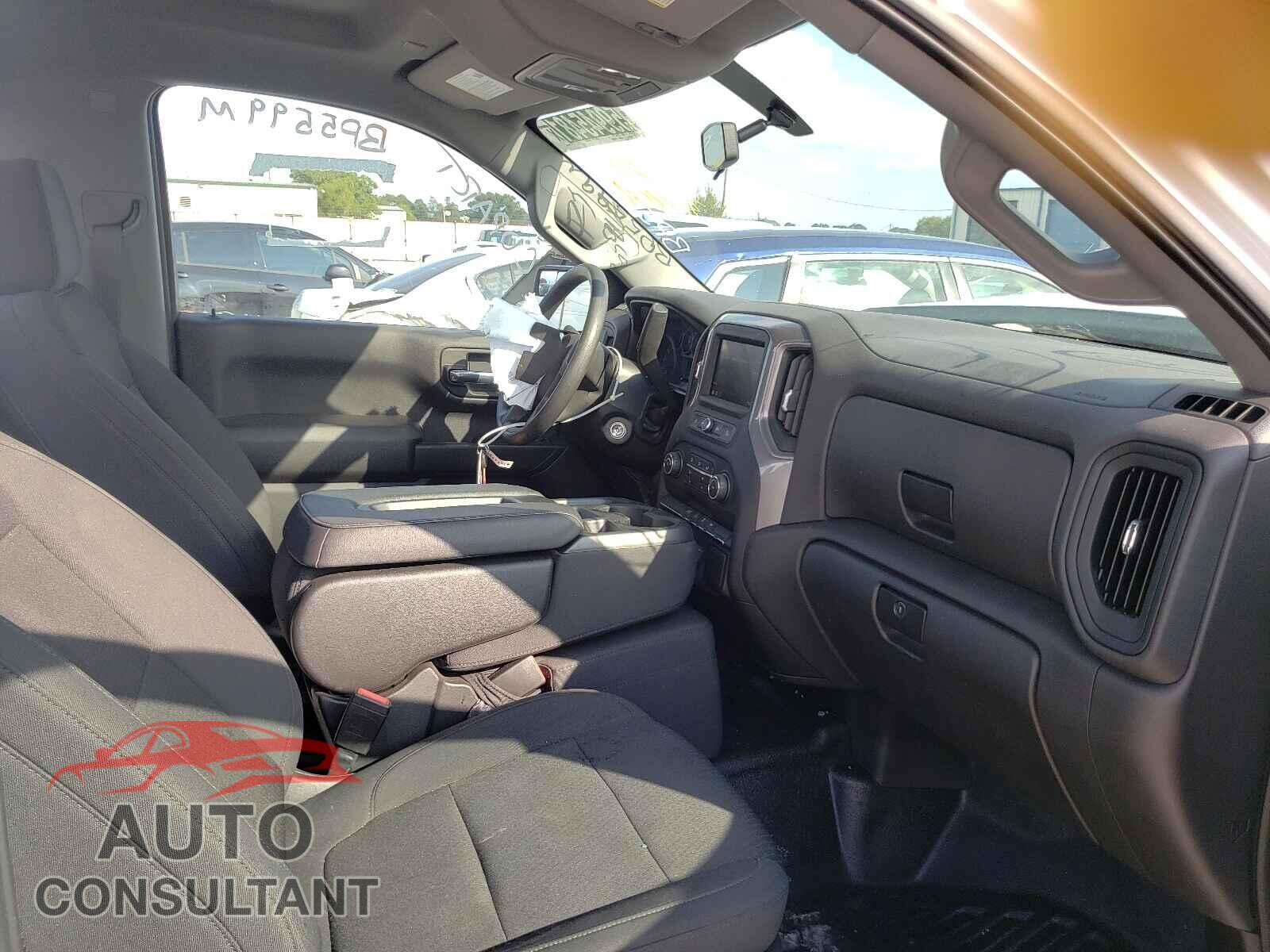 CHEVROLET SILVERADO 2021 - 3GCNWAEF7MG355868