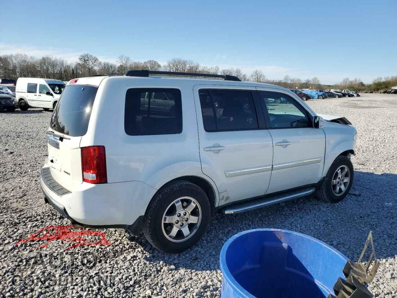 HONDA PILOT 2011 - 5FNYF3H96BB042635