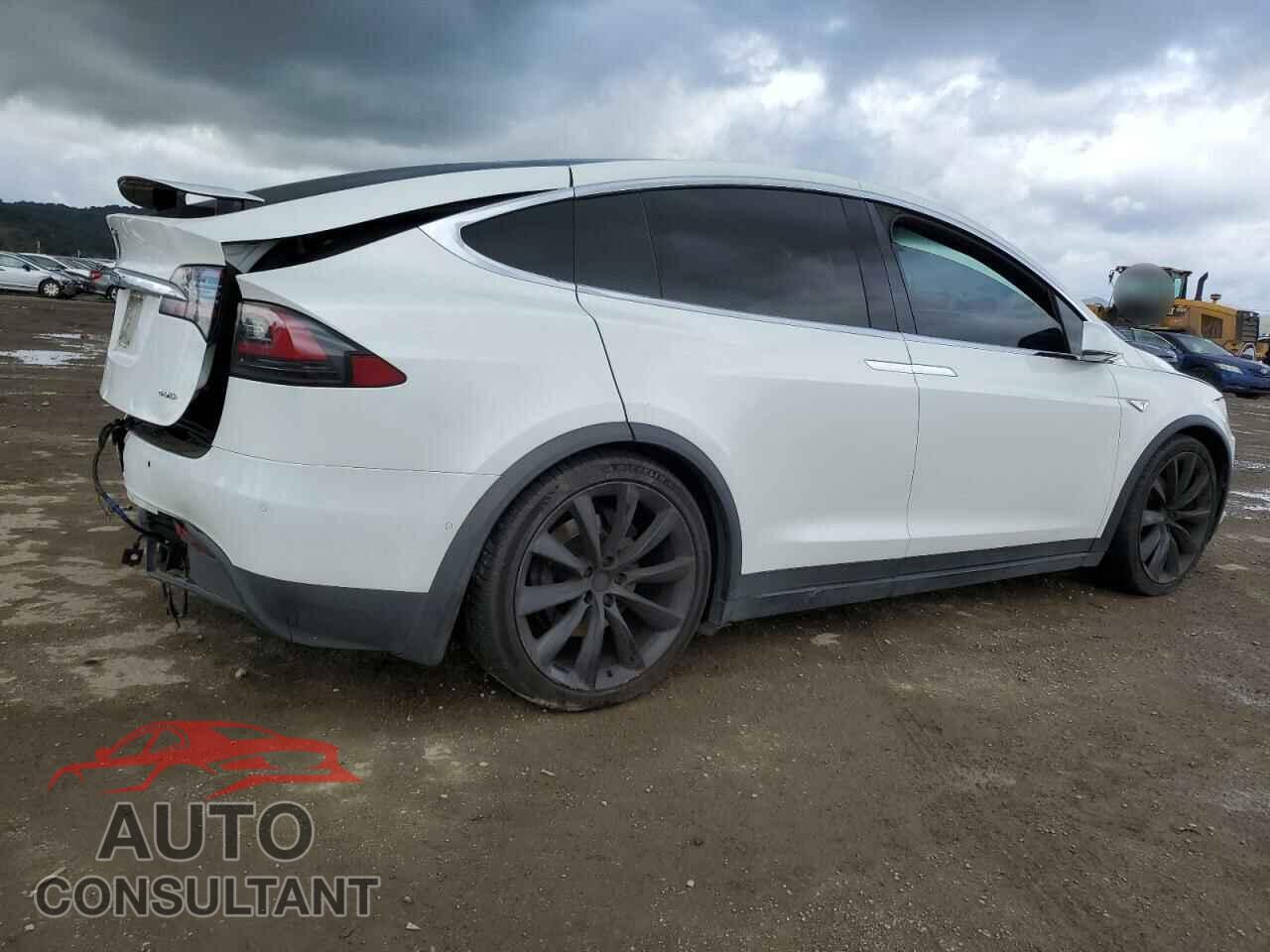 TESLA MODEL X 2016 - 5YJXCAE28GF017100