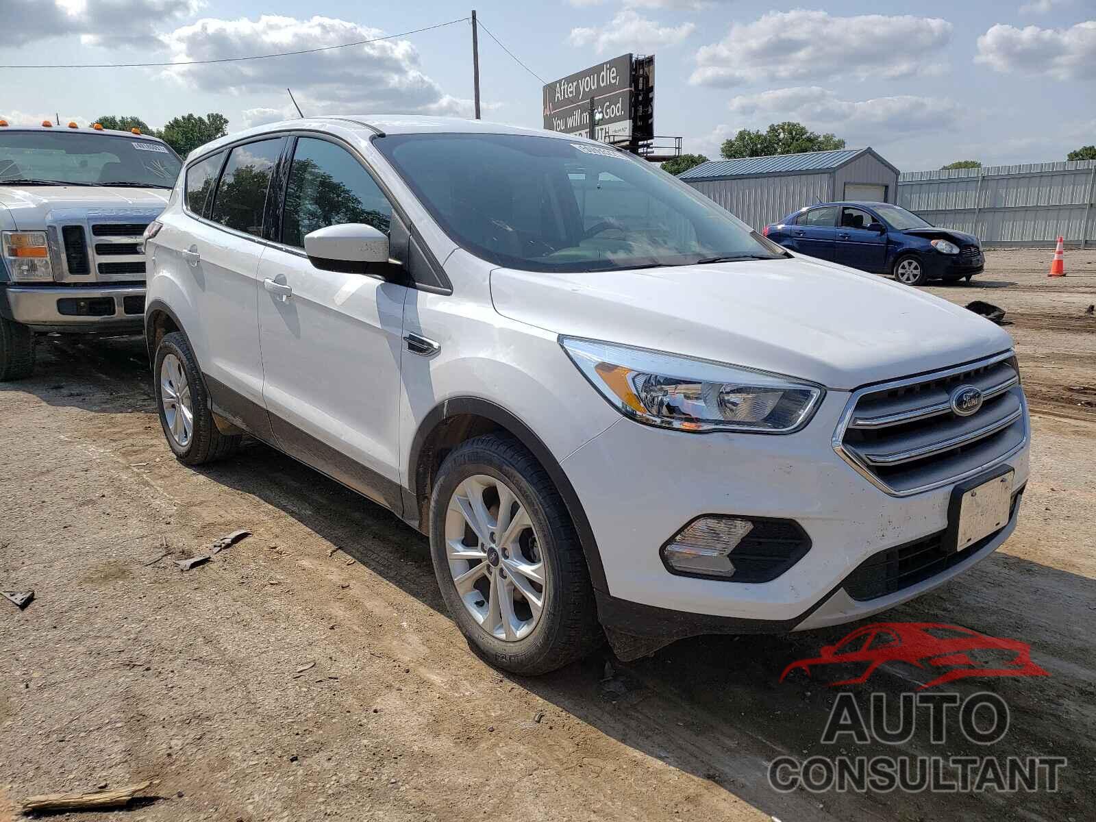 FORD ESCAPE 2017 - 1FMCU0GD5HUA76470