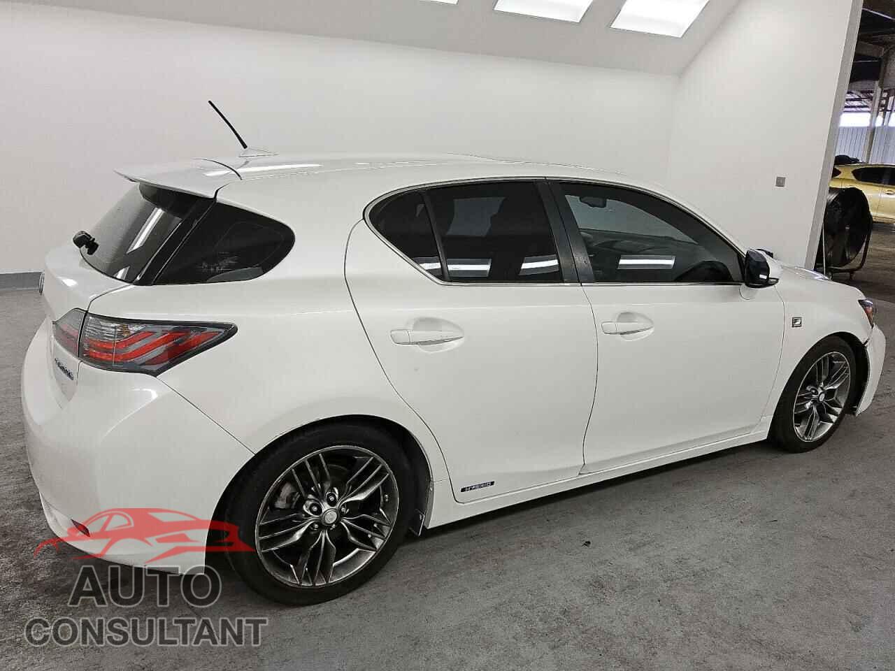 LEXUS CT 200 2012 - JTHKD5BH3C2050234