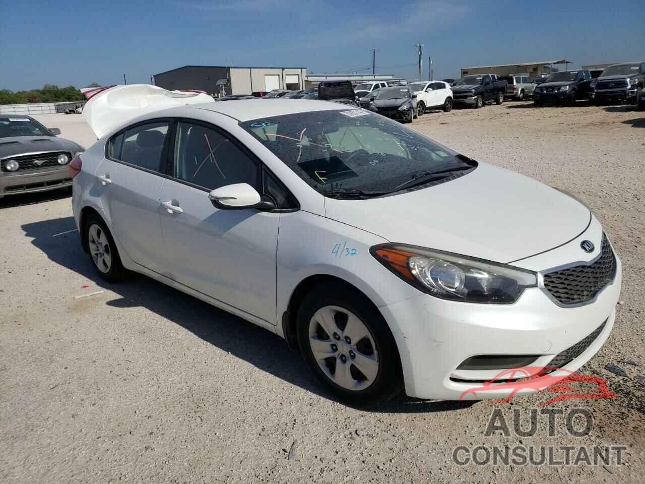 KIA FORTE 2016 - KNAFX4A6XG5528803