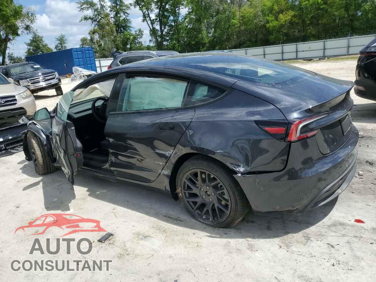 TESLA MODEL 3 2025 - 5YJ3E1EAXSF922964