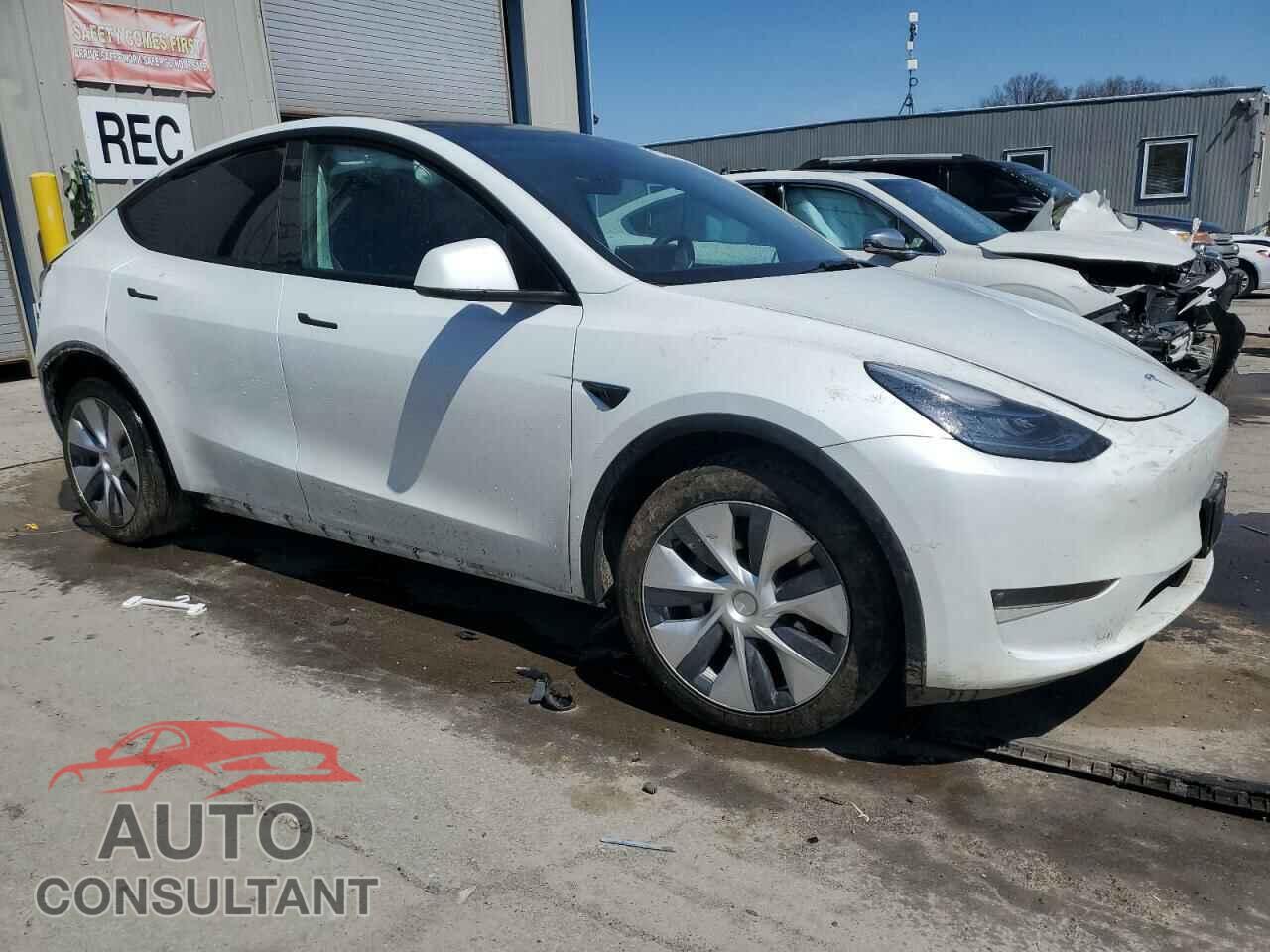 TESLA MODEL Y 2021 - 5YJYGAEE6MF253677