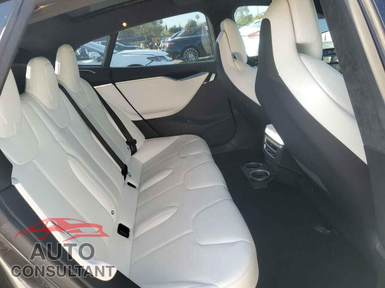 TESLA MODEL S 2017 - 5YJSA1E23HF199497