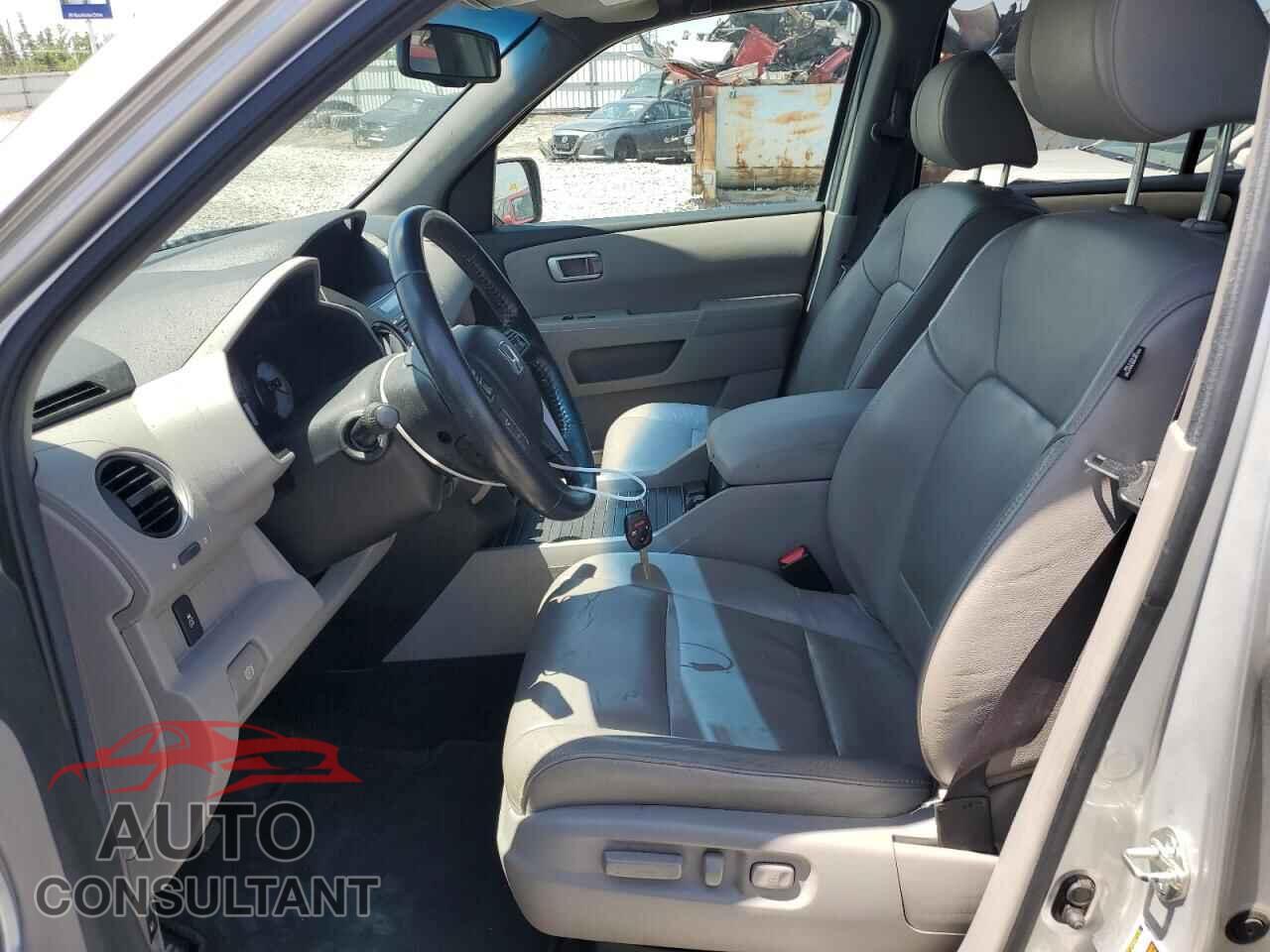 HONDA PILOT 2013 - 5FNYF4H50DB012973
