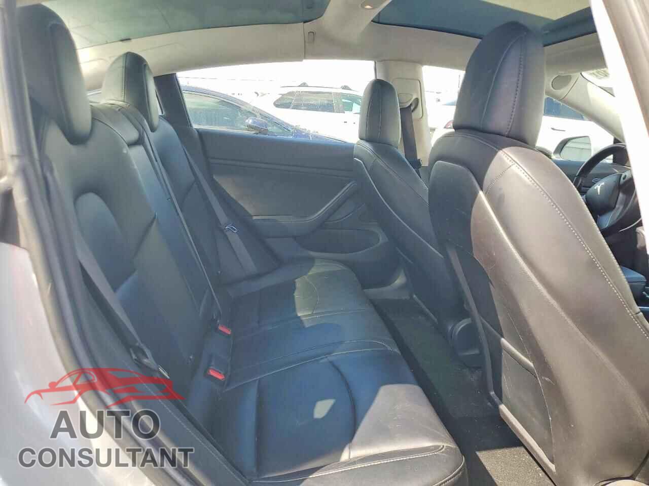 TESLA MODEL 3 2017 - 5YJ3E1EA9HF000985