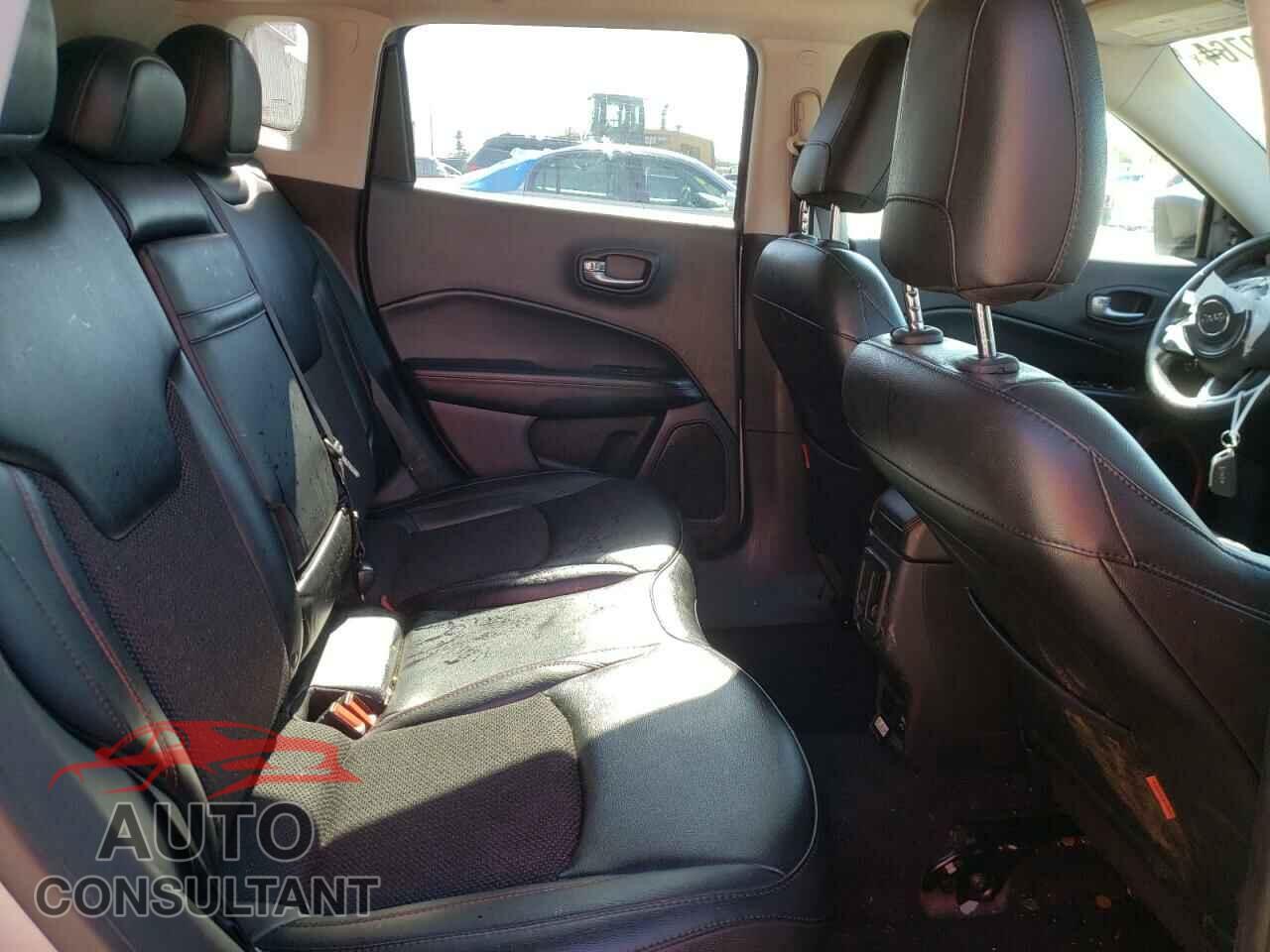JEEP COMPASS 2019 - 3C4NJDDB2KT688417