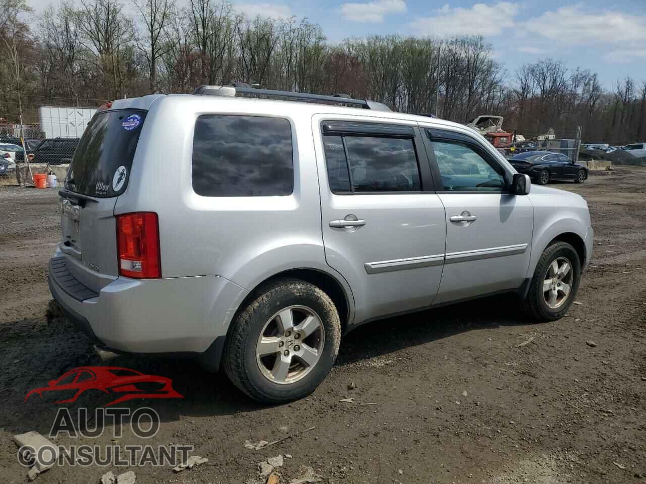 HONDA PILOT 2011 - 5FNYF4H55BB093577