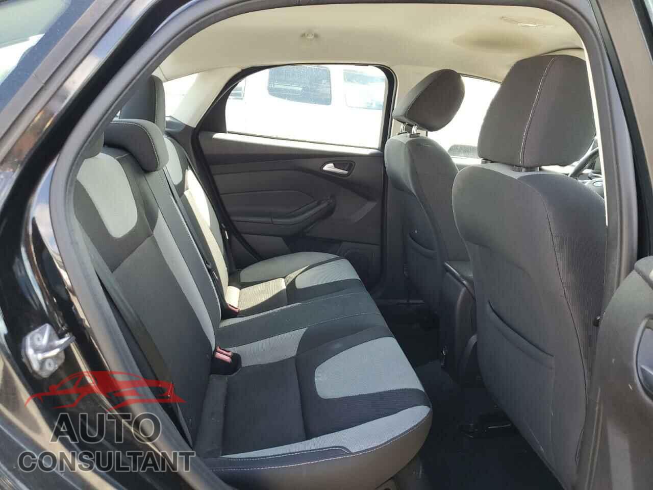 FORD FOCUS 2014 - 1FADP3F2XEL399485