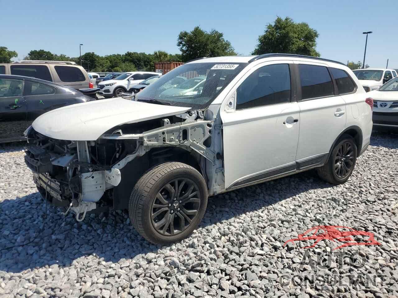 MITSUBISHI OUTLANDER 2018 - JA4AD3A31JZ020073