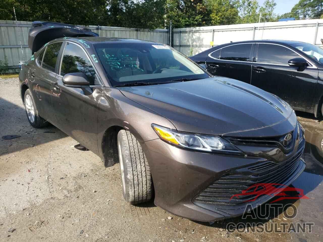 TOYOTA CAMRY 2018 - 4T1B11HK2JU103640