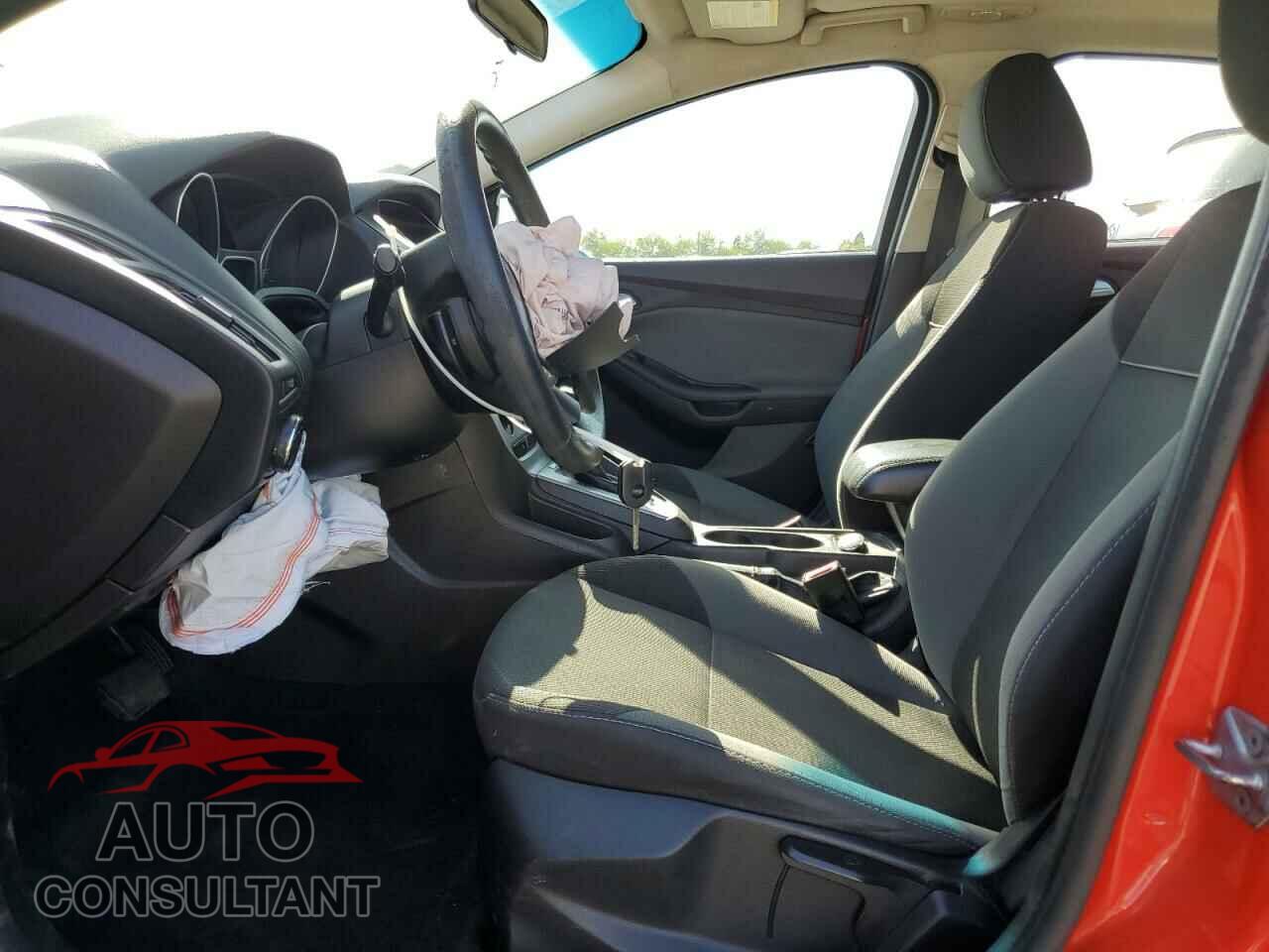 FORD FOCUS 2014 - 1FADP3K2XEL162923