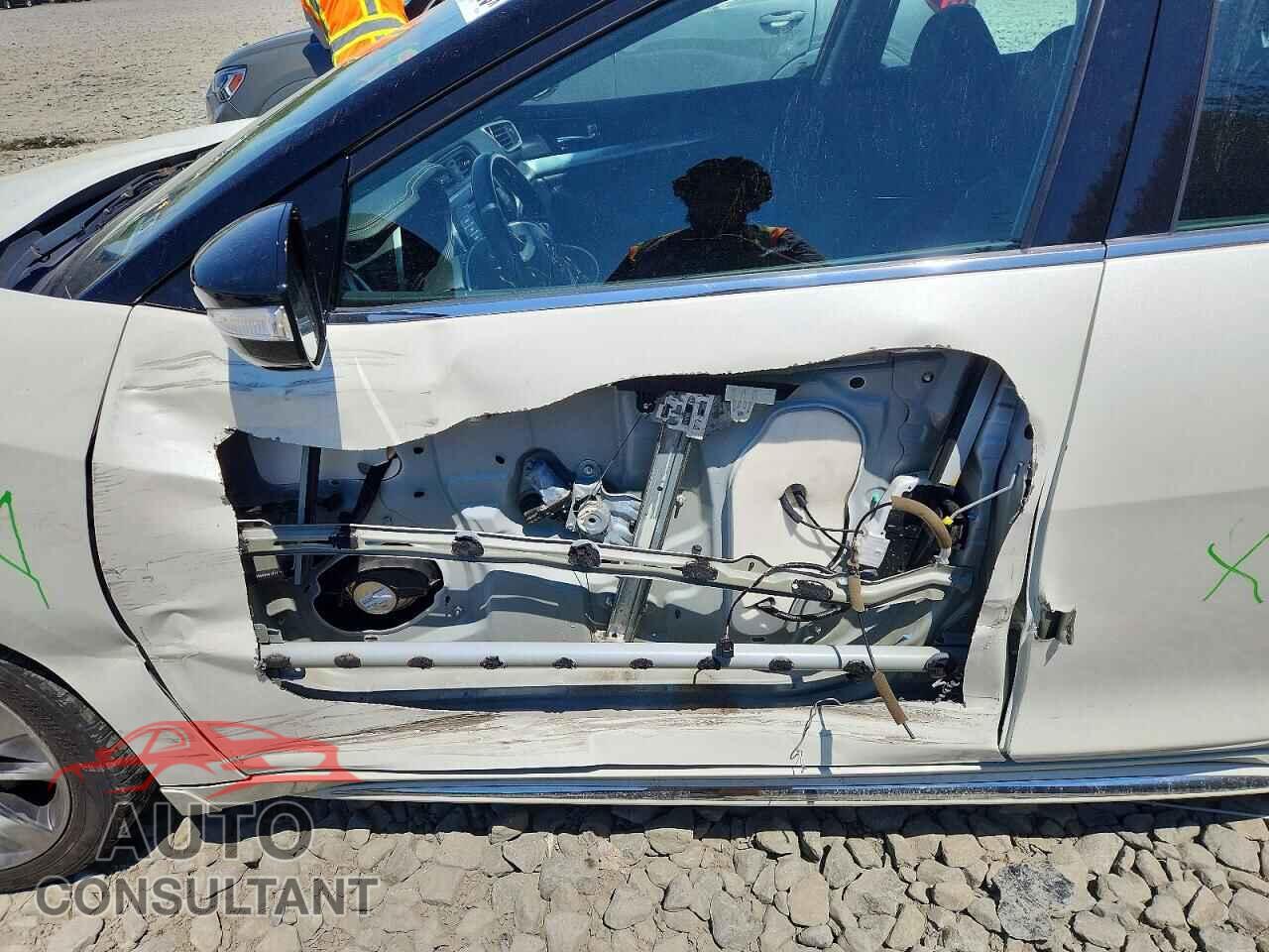 NISSAN MAXIMA 2019 - 1N4AA6AV4KC379946