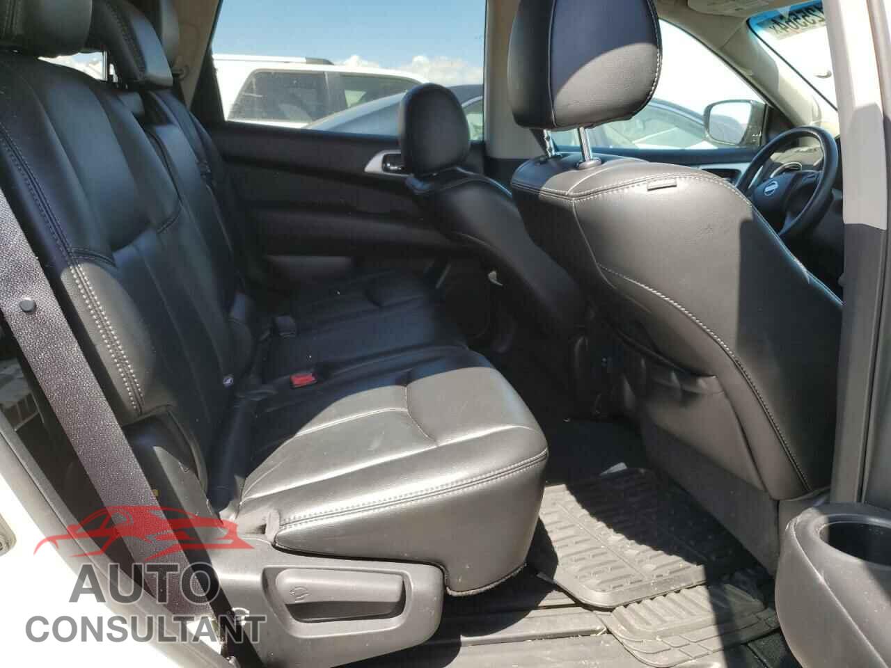 NISSAN PATHFINDER 2017 - 5N1DR2MN0HC620121