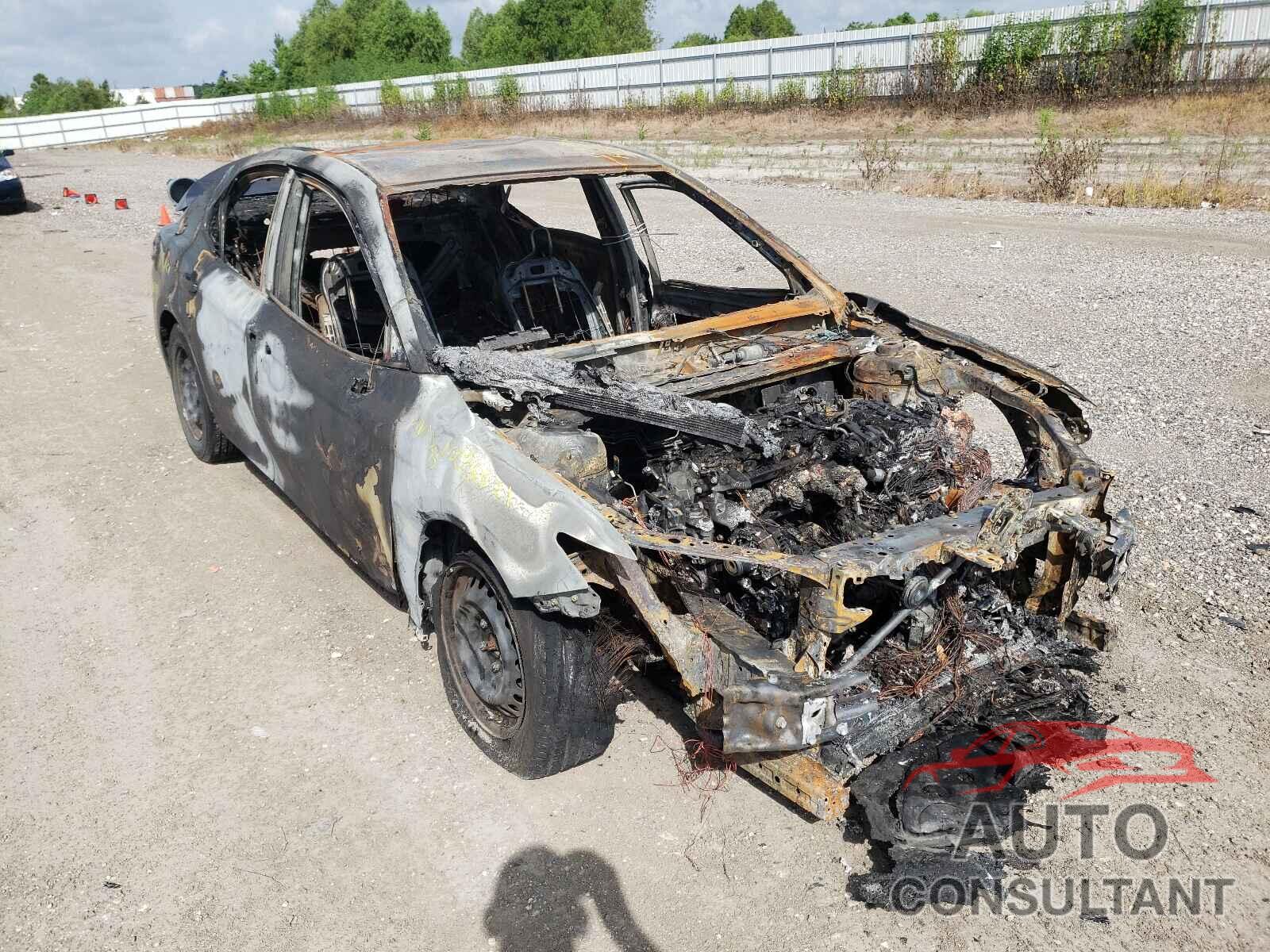 TOYOTA CAMRY 2018 - 4T1B11HK1JU087799