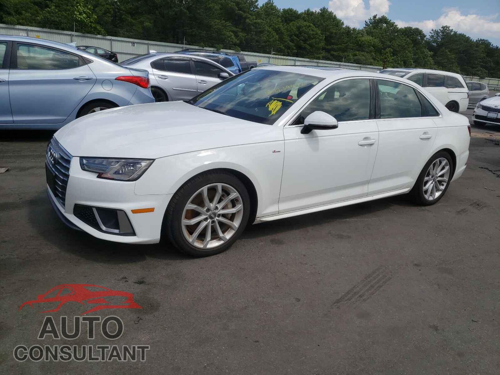 AUDI A4 2019 - WAUDNAF43KN006185
