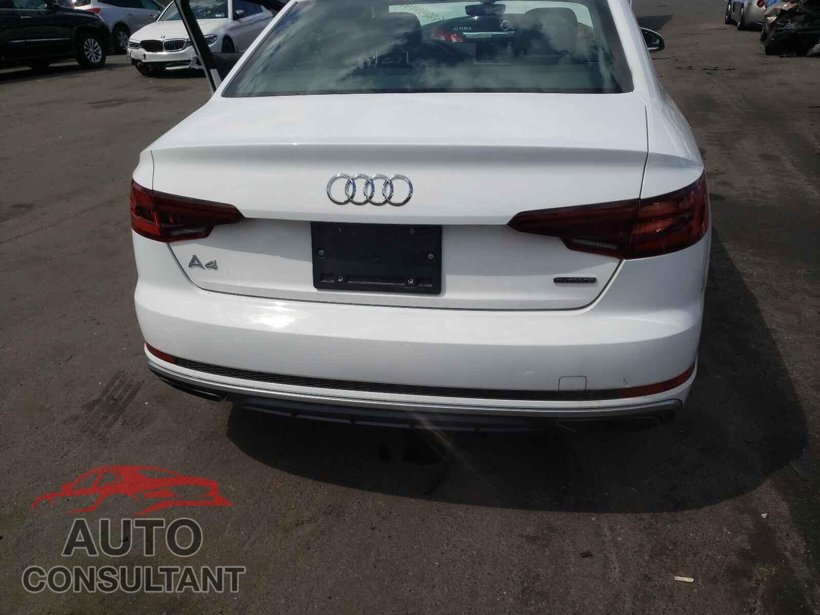 AUDI A4 2019 - WAUDNAF43KN006185
