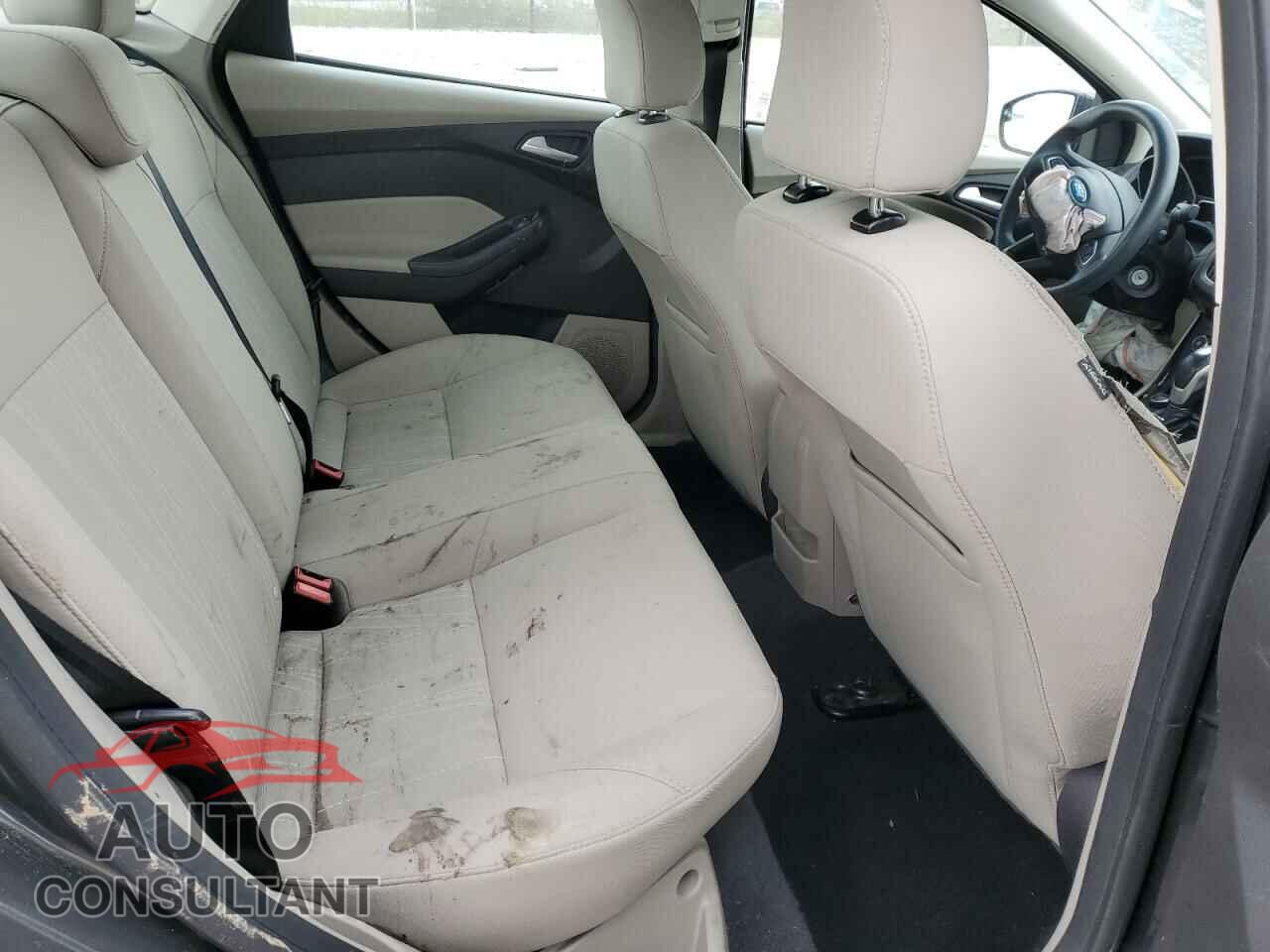 FORD FOCUS 2016 - 1FADP3F22GL288769