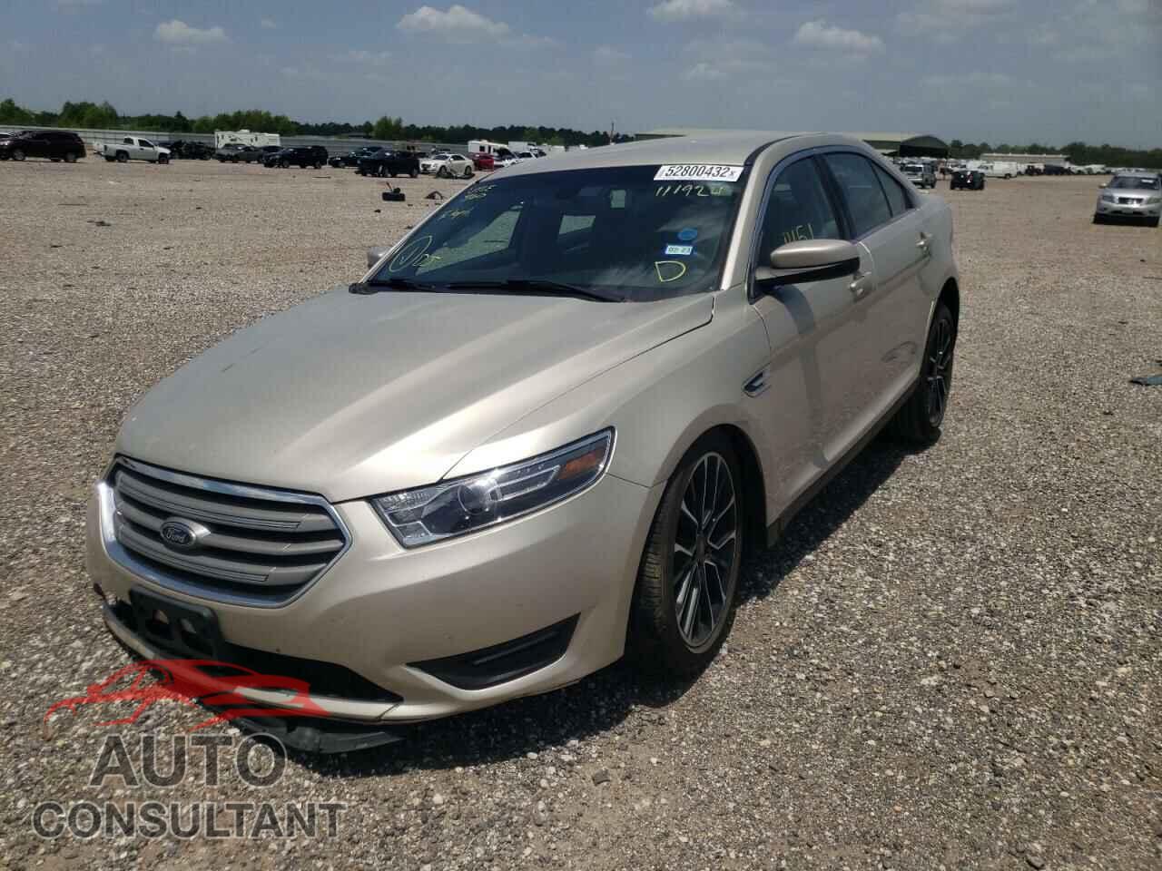 FORD TAURUS 2018 - 1FAHP2E81JG111924