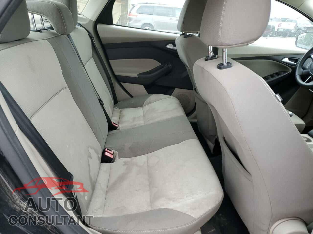 FORD FOCUS 2014 - 1FADP3F27EL379453