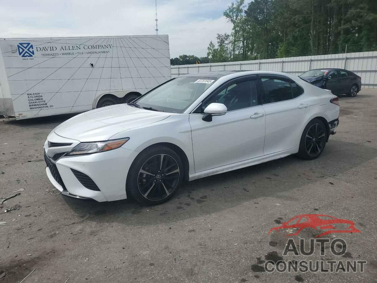 TOYOTA CAMRY 2018 - 4T1B61HK8JU012096