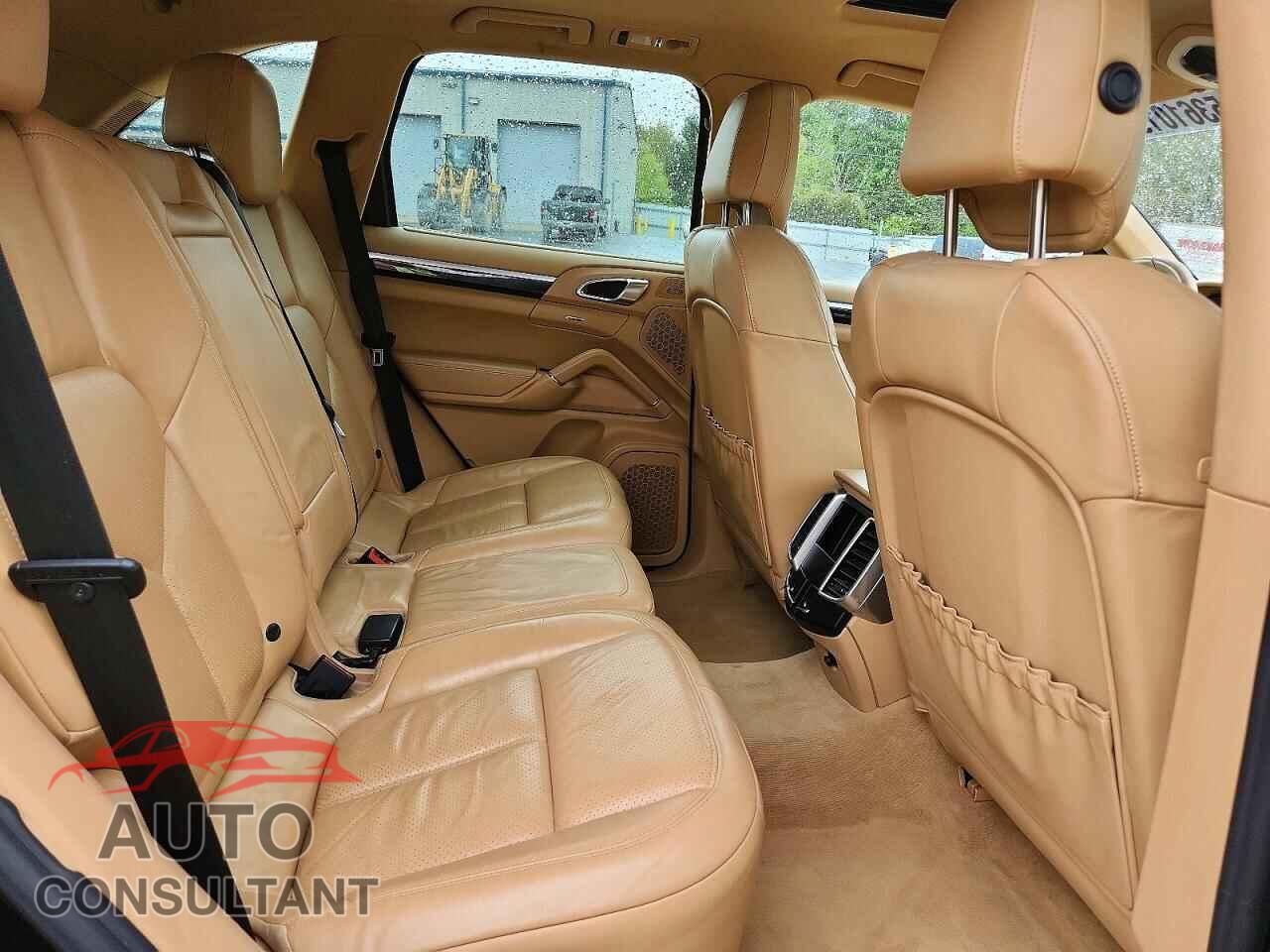 PORSCHE CAYENNE 2012 - WP1AE2A2XCLA90017