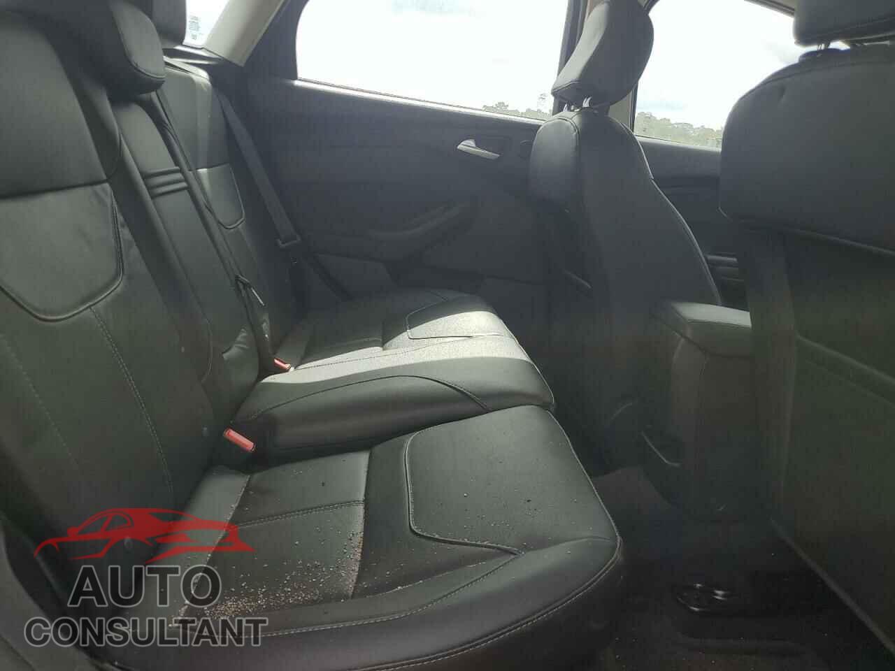 FORD FOCUS 2016 - 1FADP3K27GL241288