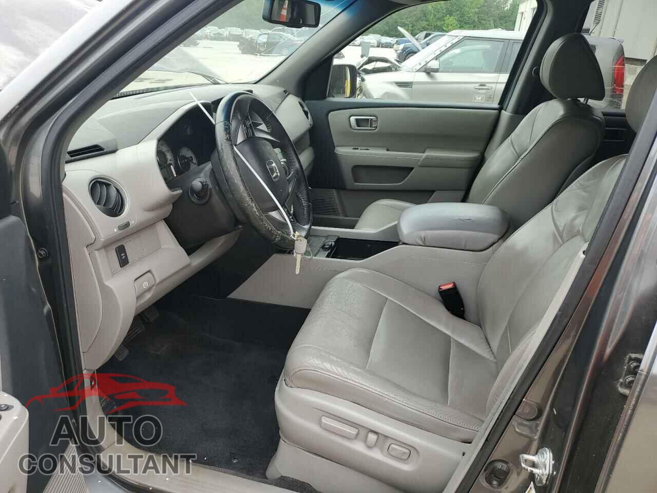 HONDA PILOT 2011 - 5FNYF3H50BB032907