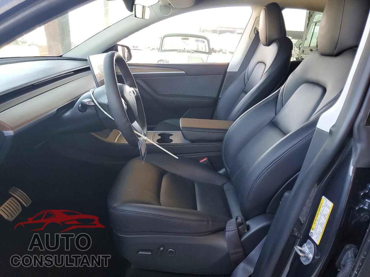 TESLA MODEL Y 2024 - 7SAYGDEF9RF071718