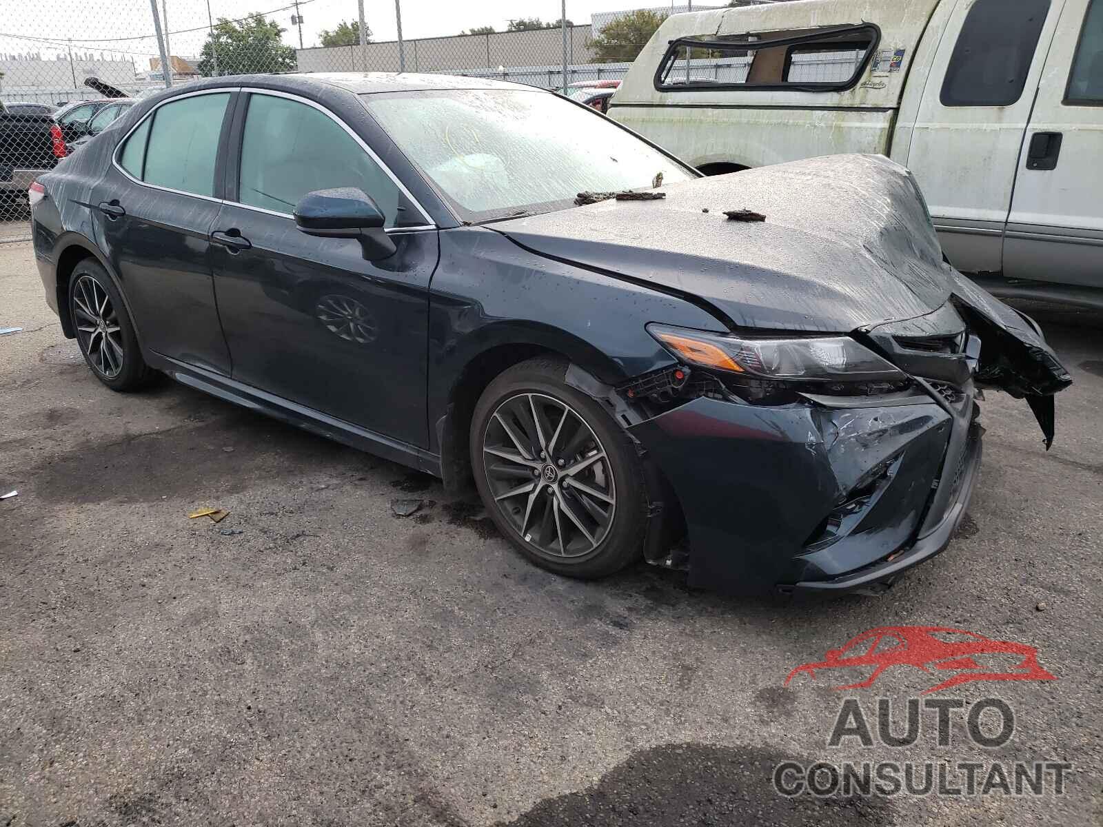 TOYOTA CAMRY 2021 - 4T1G11AK2MU423013