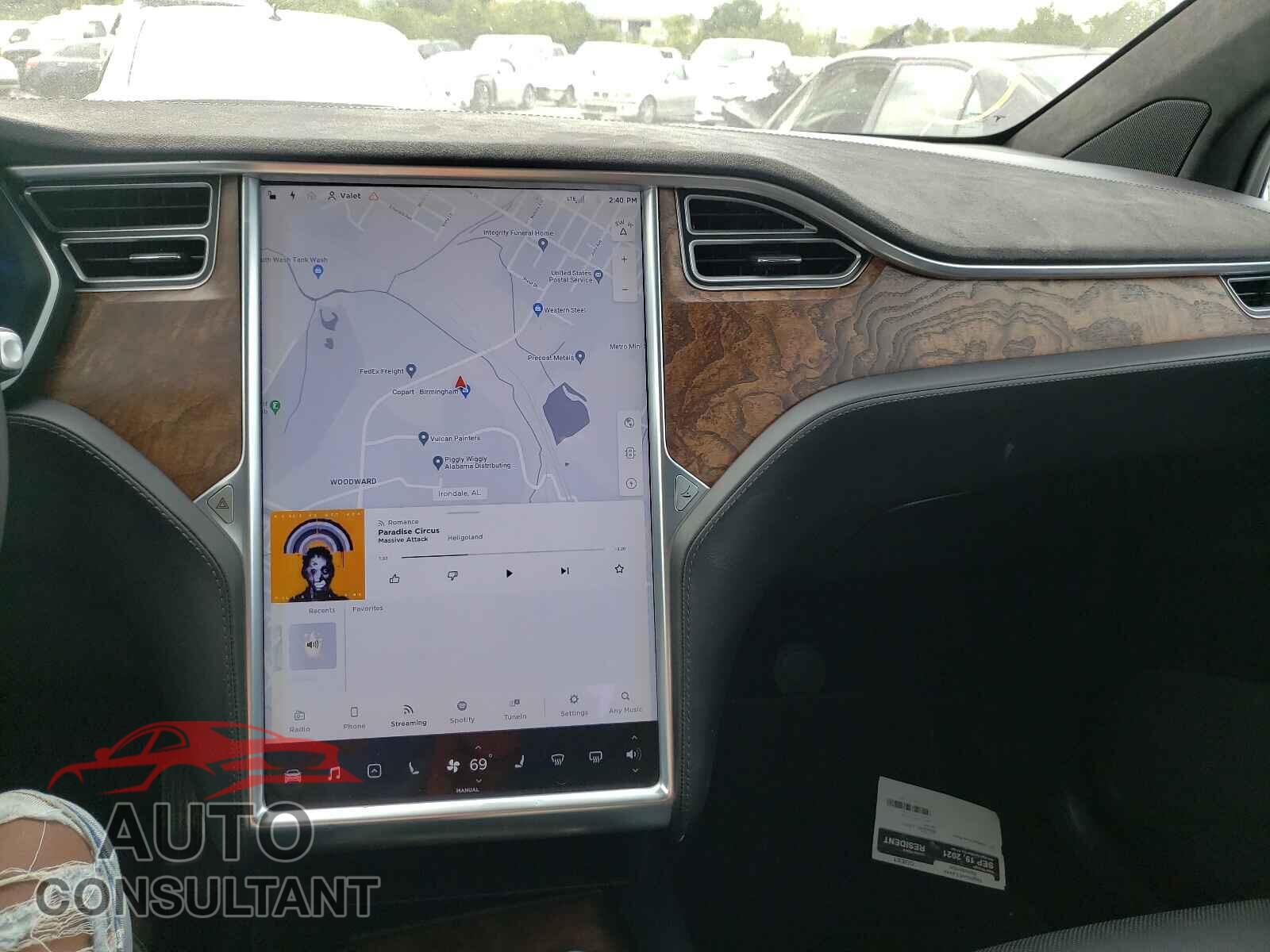TESLA MODEL X 2017 - 5YJXCBE40HF035910