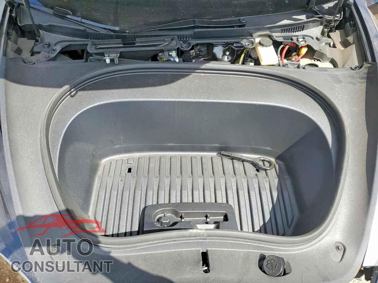 TESLA MODEL 3 2025 - 5YJ3E1EA5SF054288