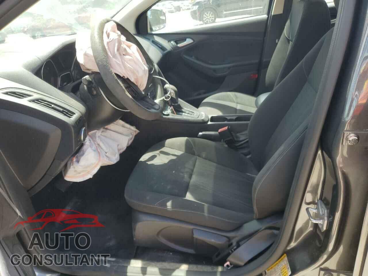FORD FOCUS 2017 - 1FADP3F28HL262470