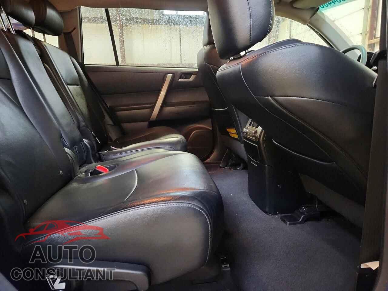 TOYOTA HIGHLANDER 2012 - 5TDBK3EH3CS142427
