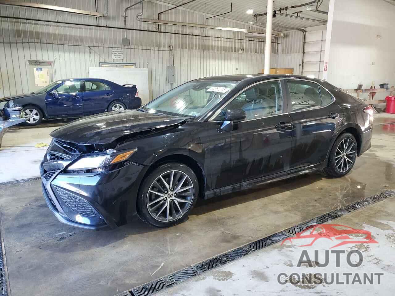 TOYOTA CAMRY 2021 - 4T1G11AK4MU516714