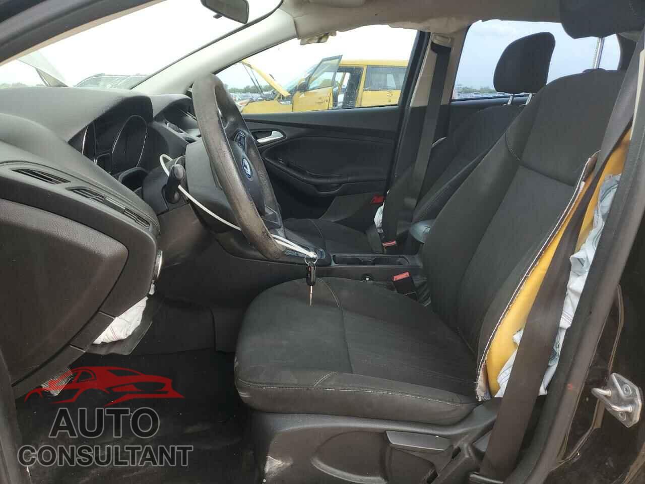 FORD FOCUS 2017 - 1FADP3F25HL210245