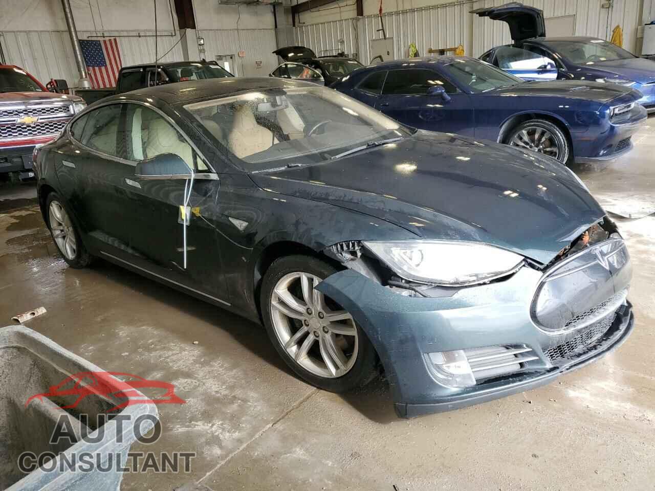 TESLA MODEL S 2013 - 5YJSA1DN1DFP12218