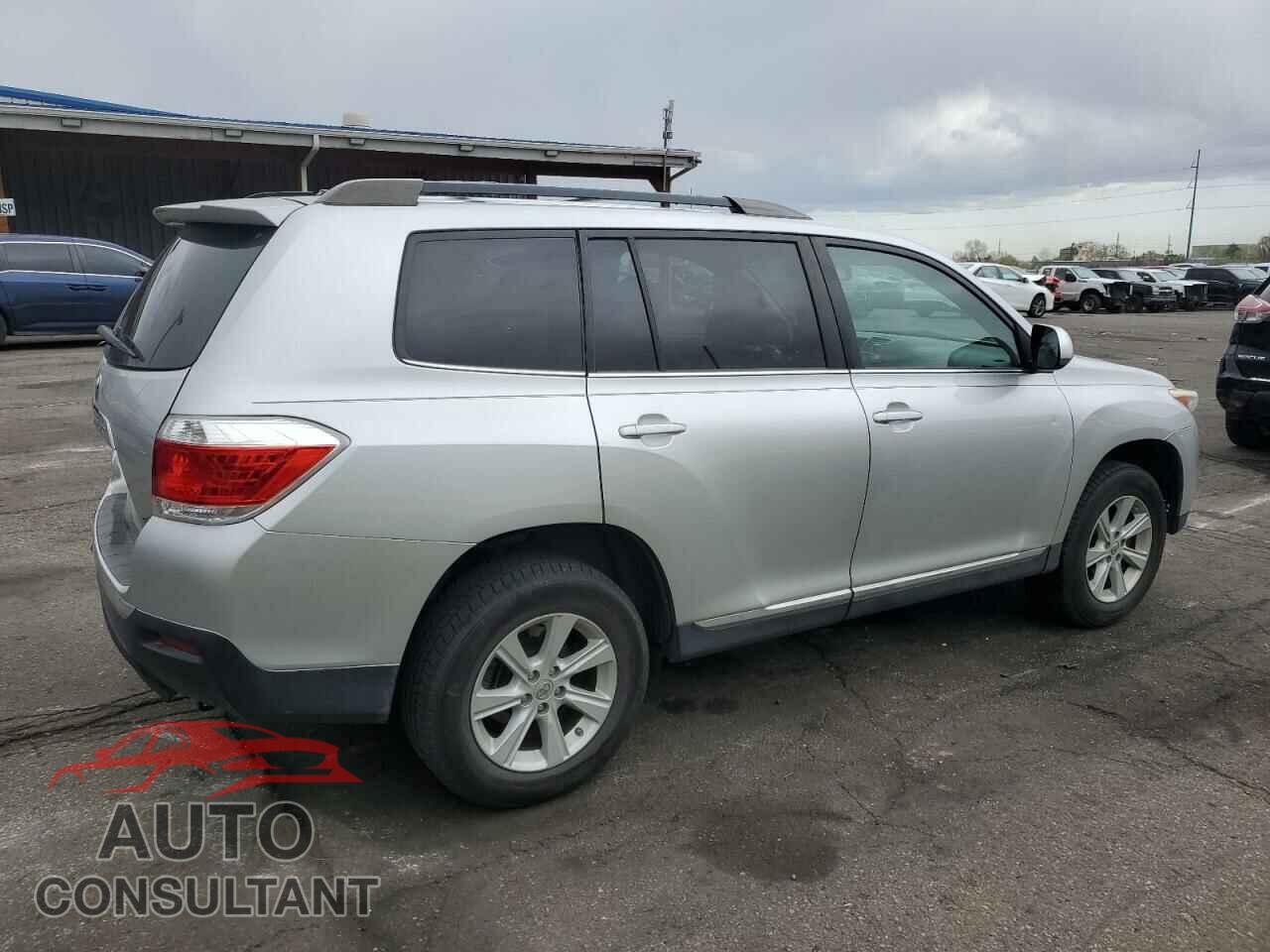 TOYOTA HIGHLANDER 2012 - 5TDBK3EH2CS138711