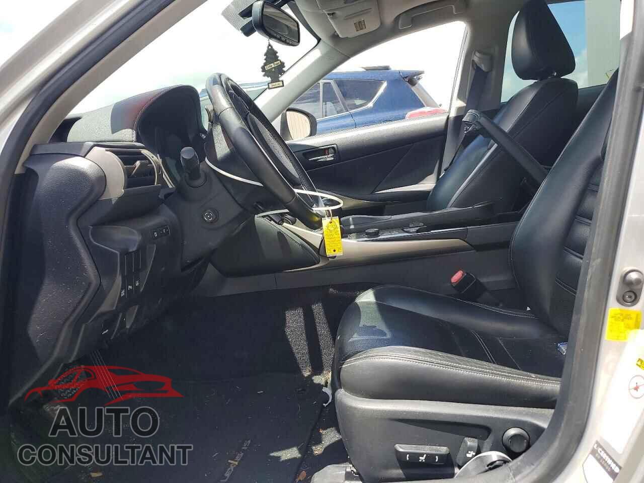 LEXUS IS 2014 - JTHBE1D20E5011391