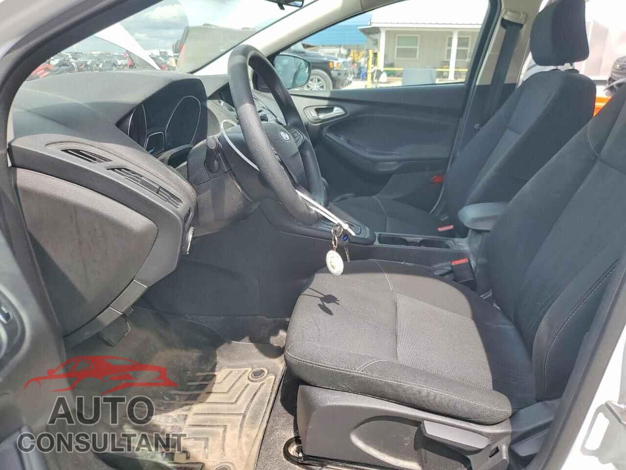 FORD FOCUS 2017 - 1FADP3F22HL222837
