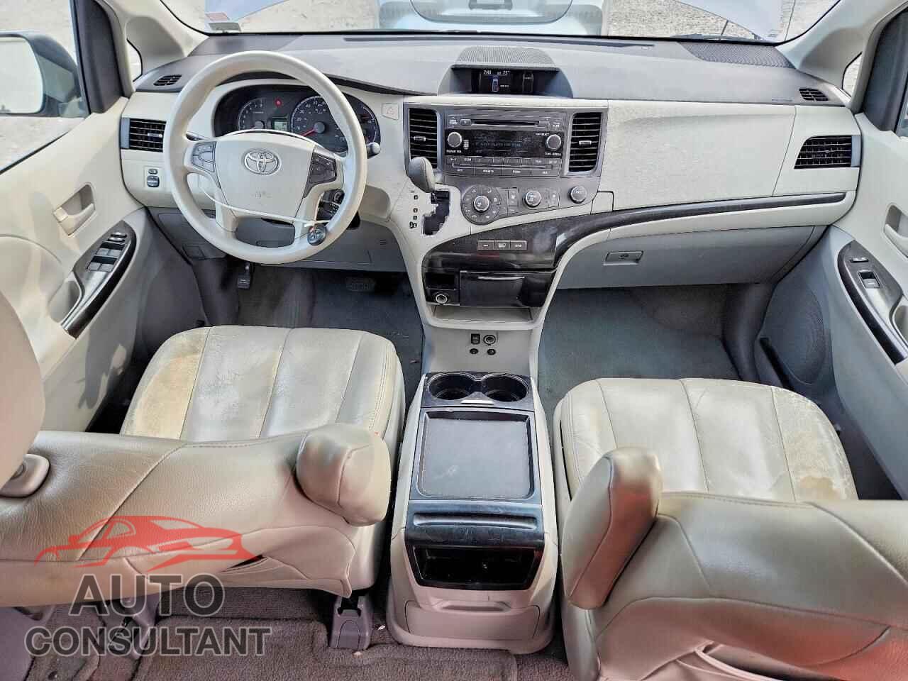 TOYOTA SIENNA 2011 - 5TDKK3DC0BS048848